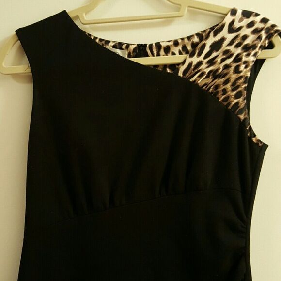 Kay Unger black lbd w/ silk animal print shoulder - Picture 2 of 5